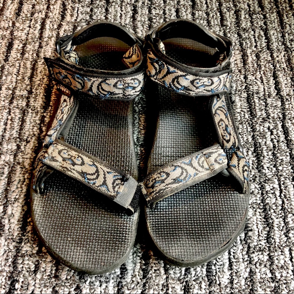 Teva sandal size men’s size 8